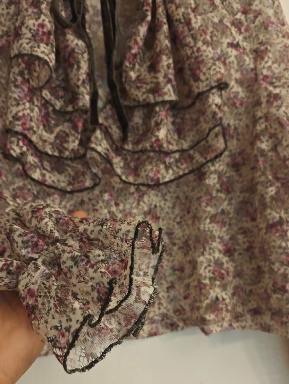 Zara Cream Blouse with Pink Floral Ruffles and Tie Neck - Picture 4 of 6